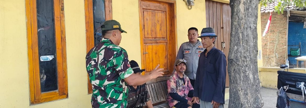 Babinsa Koramil 1608/Karangampel Komsos Bersama Bhabinkamtibmas, Pamong Desa dan Warga Desa Cangkingan