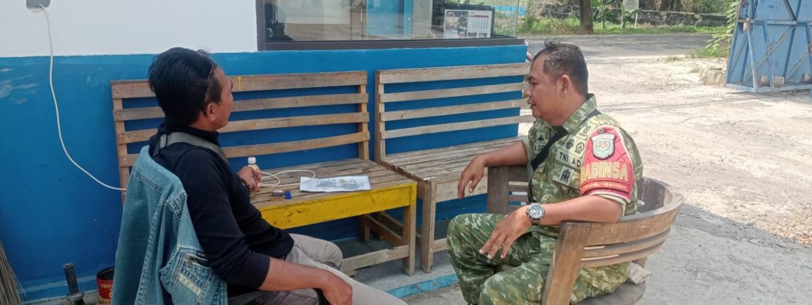 Sertu A. Zaeni Anggota Koramil 1601/Indramayu Komsos di Wilayah Binaan Desa Tegalsembadra