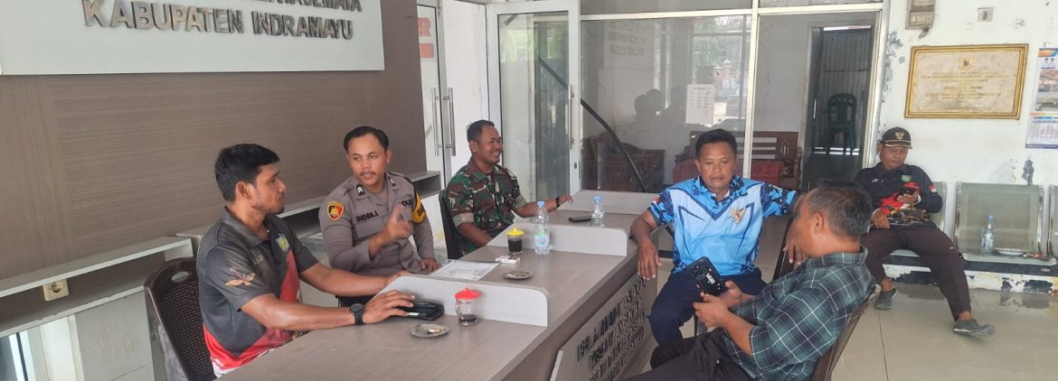 Babinsa Koramil 1605/Sukagumiwang Gelar Komsos Bersama Bhabinkamtibmas, Kuwu dan Pamong Desa Manguntara