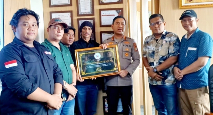 *FWJ Indonesia Serahkan 2 Piagam Penghargaan di Kota Tangerang, Siapa Saja Yang Layak diBerikan?*