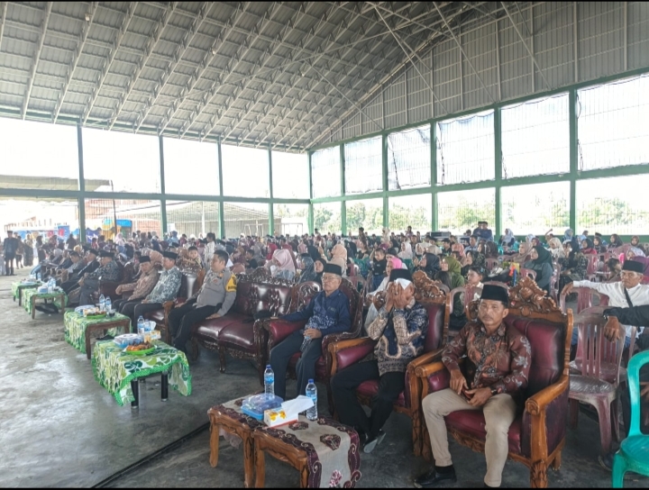 Bhabinkamtibmas Polsek Pemulutan Ogan Ilir Hadiri Pelepasan Siswa MTS dan MAN Nurul Iman Pancasila, Berikan Dukungan Moral bagi Generasi Muda