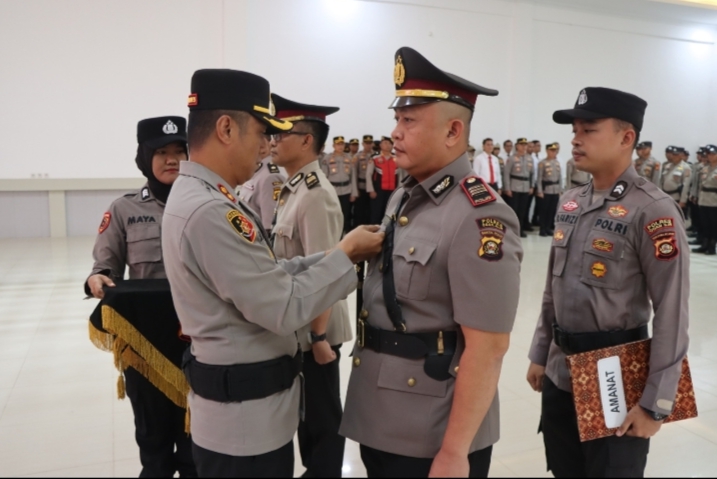 UPACARA SERTIJAB DAN KENAL PAMIT PEJABAT POLRES OGAN ILIR BERLANGSUNG KHIDMAT DAN PENUH KEKELUARGAAN