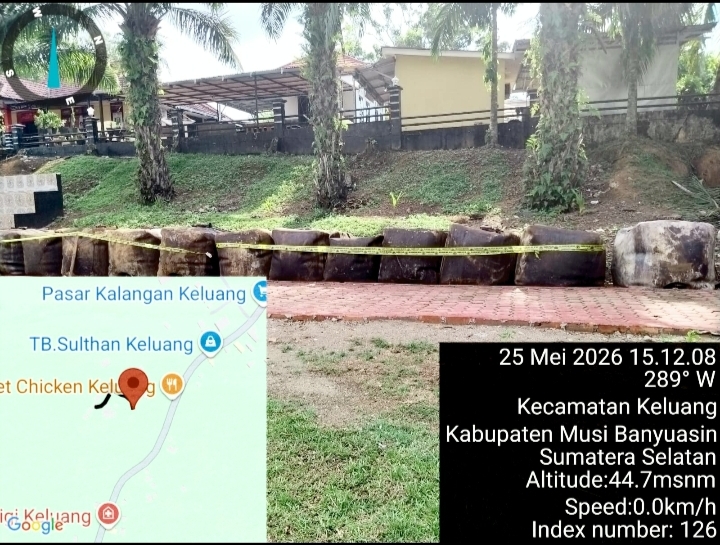 Puluhan Tedmon Berjejer di Mapolsek Keluang, Barikade 98 Muba Curiga Ada Mobil Angkutan Dilepas
