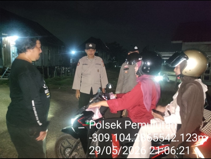 Polsek Pemulutan Tingkatkan Patroli Malam dan Pemeriksaan Kendaraan, Sampaikan Imbauan Jauhi Narkoba kepada Masyarakat