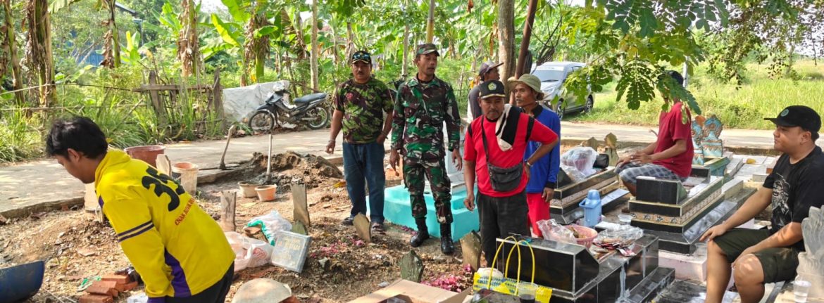 Babinsa Koramil 1603/Lohbener Pererat Silaturahmi Melalui Komsos Bersama Warga Desa Kiajaran Kulon