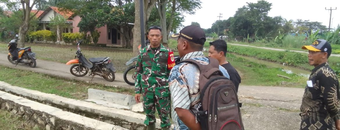 Babinsa Koramil 1605/Sukagumiwang Pererat Silaturahmi dengan Warga Desa Cadangpinggan Melalui Komsos