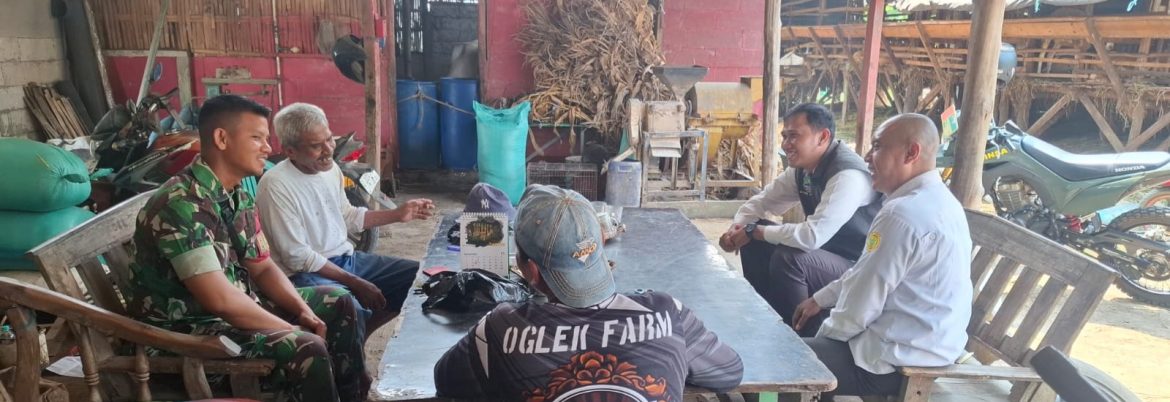 Komsos Babinsa Koramil 1601/Indramayu Pererat Silaturahmi dan Tingkatkan Kepedulian Masyarakat di Desa Sudimampir Lor