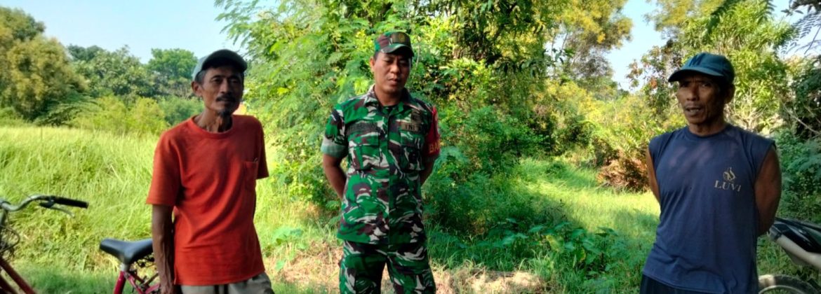 Komsos Babinsa Koramil 1601/Indramayu Pererat Silaturahmi dengan Warga Kelurahan Karangmalang