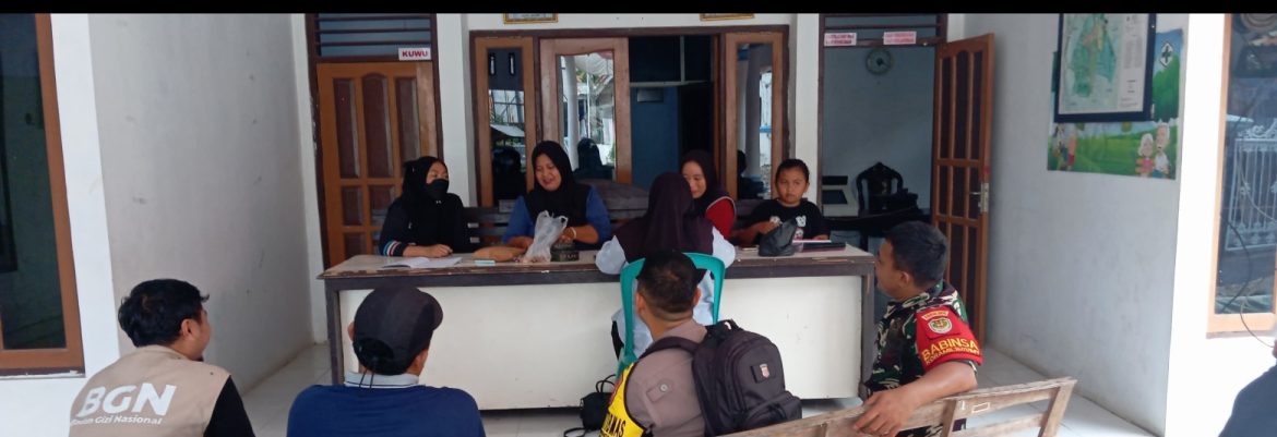 Komsos Koramil 1601/Indramayu Pererat Silaturahmi dan Dukung Ketahanan Pangan di Desa Gelarmandala