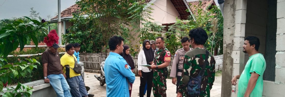Babinsa Koramil 1601/Indramayu Laksanakan Komsos Bersama Masyarakat Desa Tegalurung