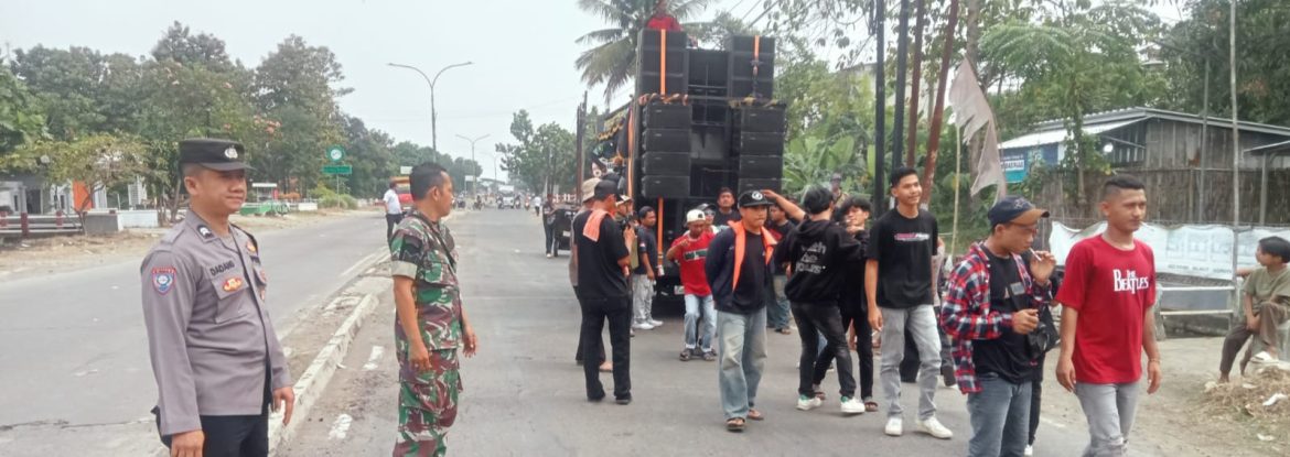 Babinsa Koramil 1601/Indramayu Laksanakan Komsos Bersama Masyarakat dan Tiga Pilar di Wilayah Binaan