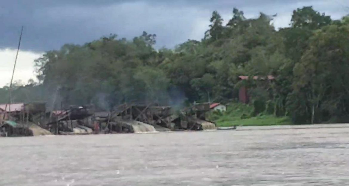 PETI Menggila di Sungai Kapuas Semitau Hilir, Diduga Kebal Hukum dan Dibekingi Oknum