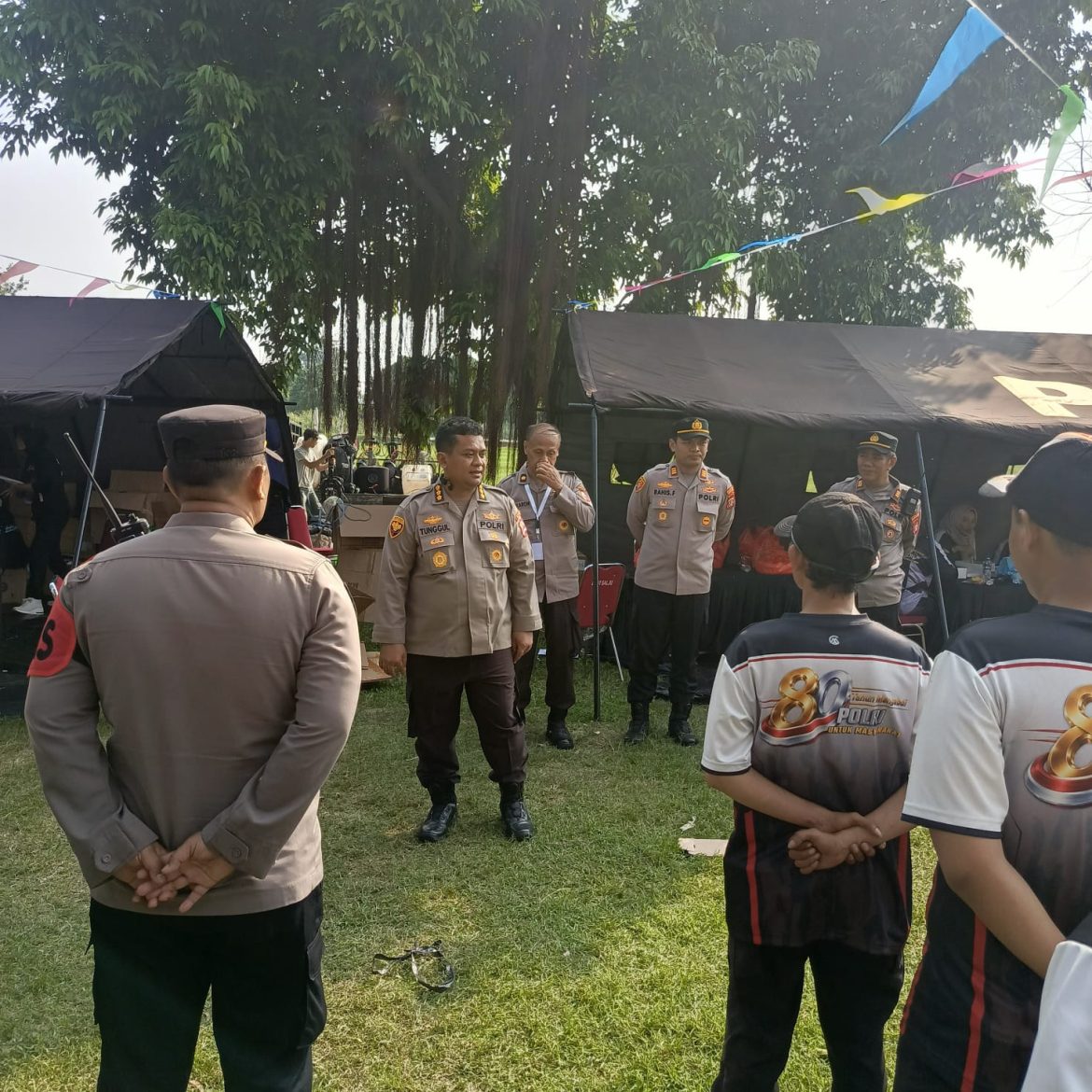*Semarak Hari Bhayangkara ke-80, Pasar Rakyat Polri Diserbu Ribuan Masyarakat di Cengkareng*