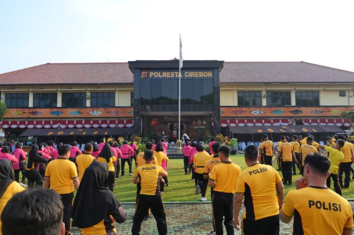 Semarak Hari Bhayangkara ke-80, Polresta Cirebon Hadirkan Kebersamaan Melalui Olahraga, Kearifan Lokal, Pasar Rakyat hingga Hadiah Umrah