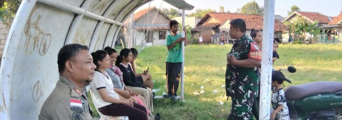 Komsos Babinsa Koramil 1601/Indramayu Pererat Silaturahmi dengan Warga Blok Bungkul Barat