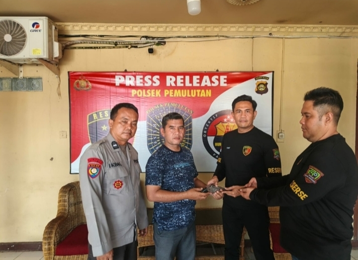 Warga Serahkan Senpi Rakitan, Polsek Pemulutan Ogan Ilir Apresiasi Kesadaran Masyarakat Dukung Operasi Senpi Musi 2026