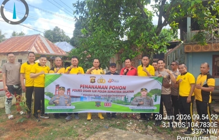 POLSEK PEMULUTAN LAKSANAKAN PENANAMAN POHON BERTEMA “HIJAUKAN BUMI, LESTARIKAN KEHIDUPAN
