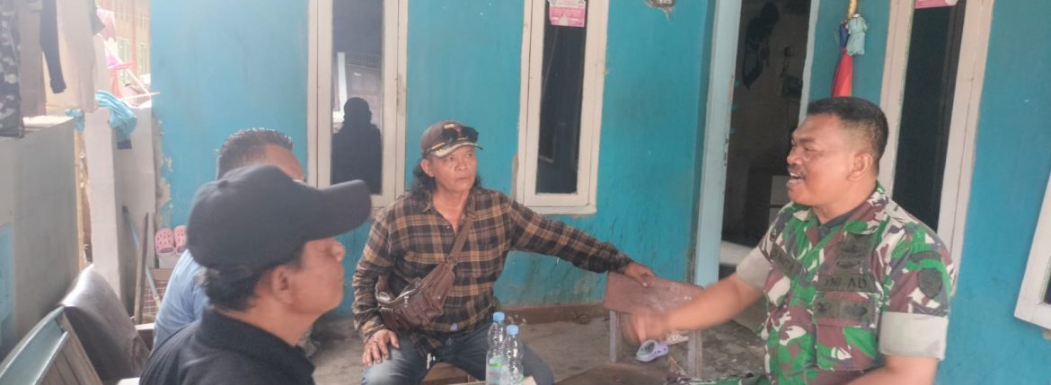 Babinsa Koramil 1605/Sukagumiwang Komsos Bersama BPD dan Warga Desa Tenajar Lor, Perkuat Silaturahmi dan Kepercayaan Masyarakat