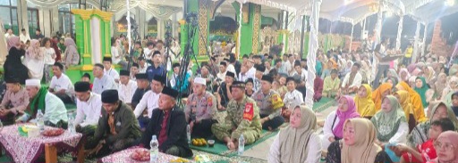 Koramil 1608/Karangampel Hadiri Pengajian Tahun Baru Islam dan Haul Akbar di Desa Dukuh Jeruk