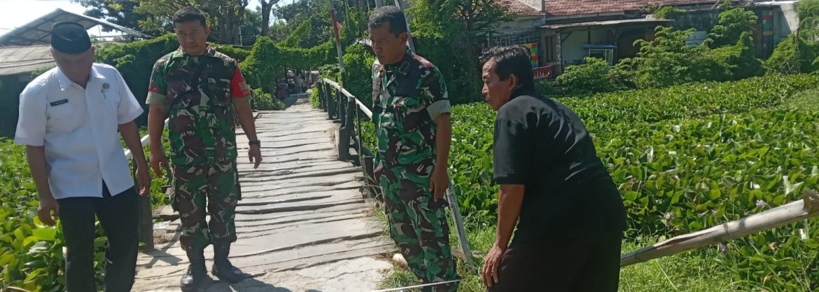 Danramil 1602 Sindang Survei Jembatan Penghubung Desa Penganjang, Upaya Dukung Akses dan Keselamatan Warga