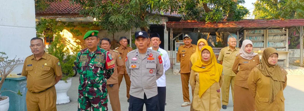 Koramil 1601/Indramayu Hadiri Apel Peningkatan Kinerja dan Disiplin ASN serta Pamong Desa di Kecamatan Balongan
