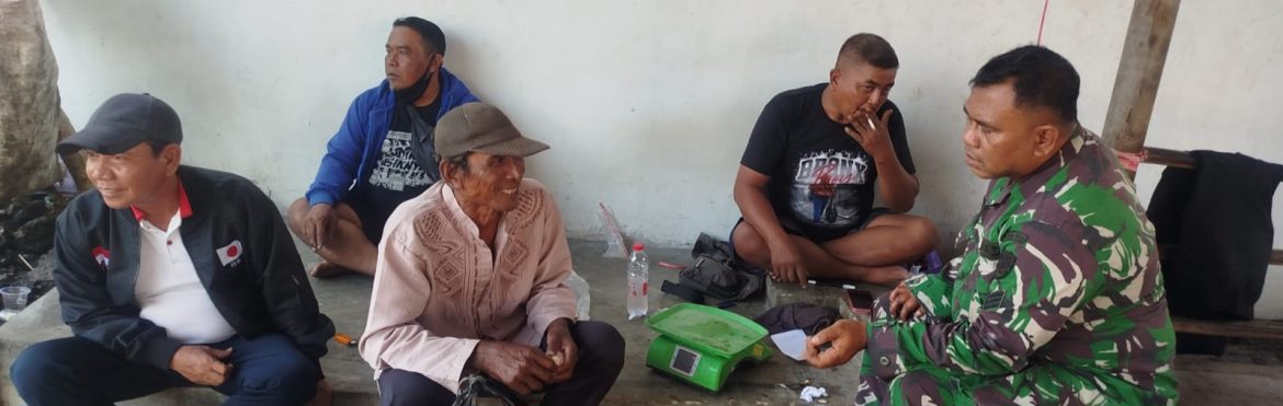 Antisipasi Penipuan di Media Sosial, Babinsa Koramil 1610/Krangkeng Himbau Warga Tingkatkan Kewaspadaan