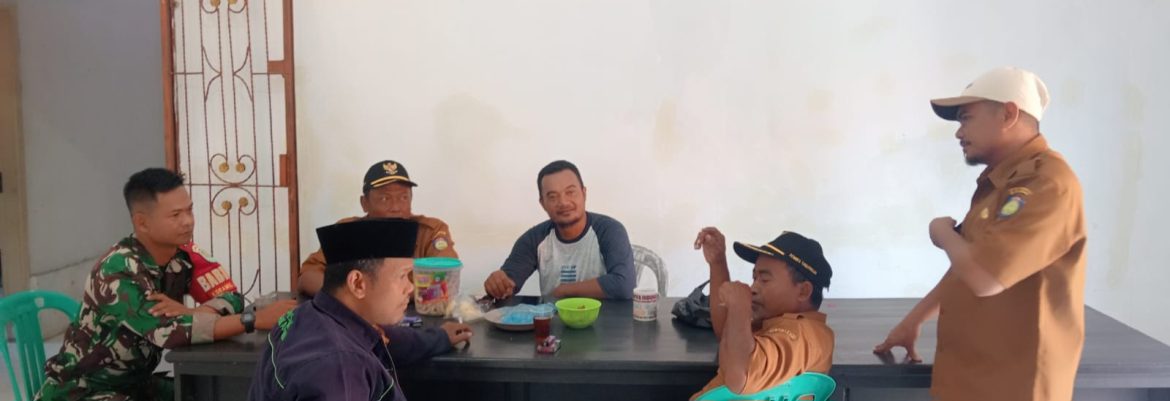 Babinsa Koramil 1603/Lohbener Berikan Materi Wawasan Kebangsaan pada MPLS SMAN 1 Lohbener dan SMPN 1 Atap Lohbener