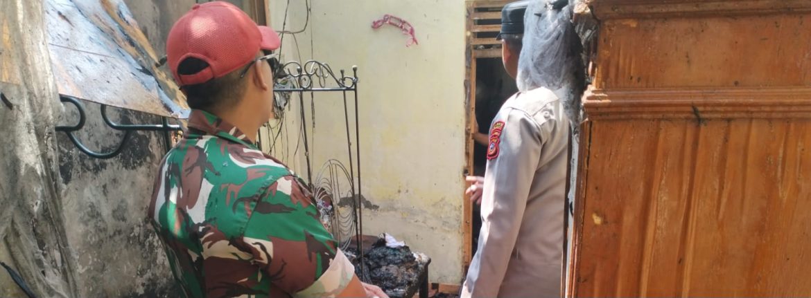 Gercep,Koramil 1608 Karangampel Bantu Rumah Warga di Karangampel Ludes Terbakar, Diduga Berawal dari Ledakan Gas Saat Masak Air