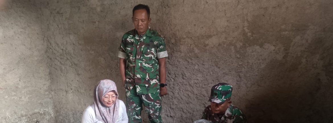 Sinergi Babinsa Koramil 1610/Krangkeng dan Puskesmas Dampingi Penanganan ODGJ di Desa Srengseng