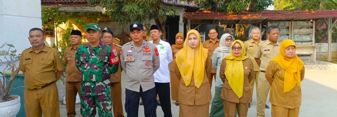 Koramil 1601/Indramayu Hadiri Apel Peningkatan Kinerja dan Disiplin ASN Tingkat Kecamatan Balongan