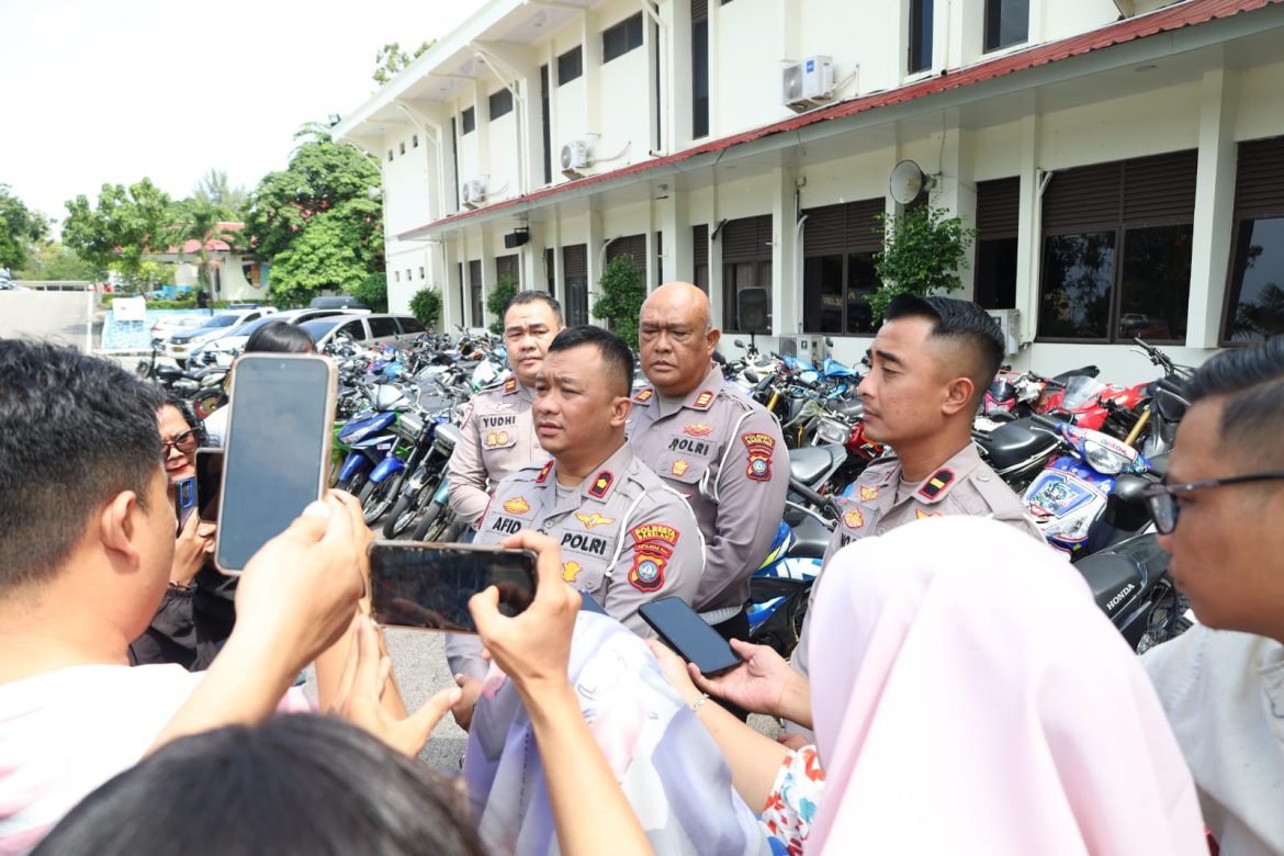 Polresta Barelang Gelar Konferensi Pers Hasil Penindakan Knalpot Brong yang Tidak Sesuai Spesifikasi Teknis Demi Mewujudkan Kamseltibcarlantas