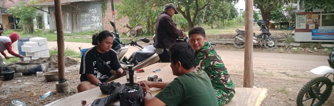 Babinsa Koramil 1605/Sukagumiwang Laksanakan Komsos Bersama Masyarakat Desa Sukawera