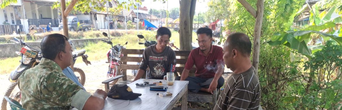 Babinsa Koramil 1608 Karangampel Perkuat Silaturahmi, Ajak Warga Kedokan Agung Jaga Kebersihan dan Kondusivitas Lingkungan