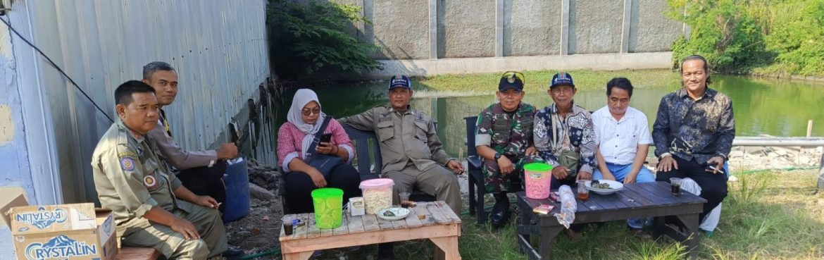 KOMSOS BABINSA KORAMIL 1601/INDRAMAYU PERERAT SINERGI TIGA PILAR BERSAMA MASYARAKAT KELURAHAN MARGADADI