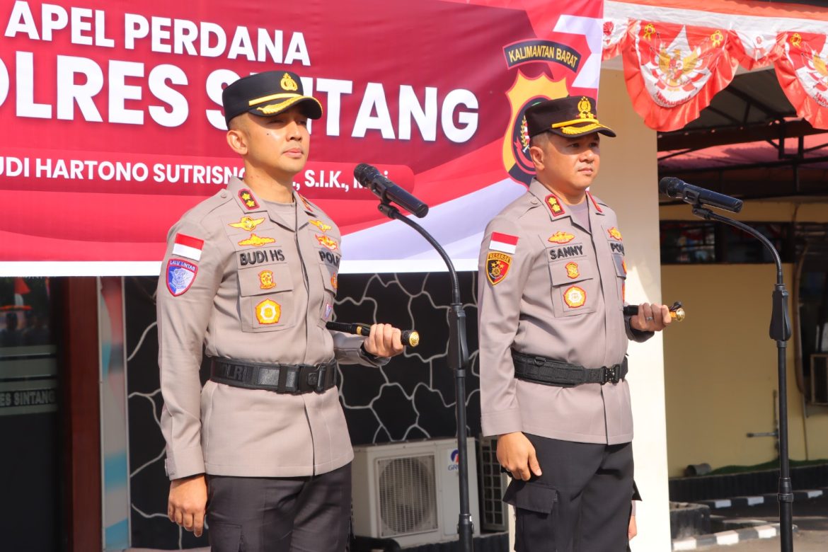 Tradisi Adat Sambut Kapolres Baru, AKBP Budi Hartono Resmi Pimpin Polres Sintang