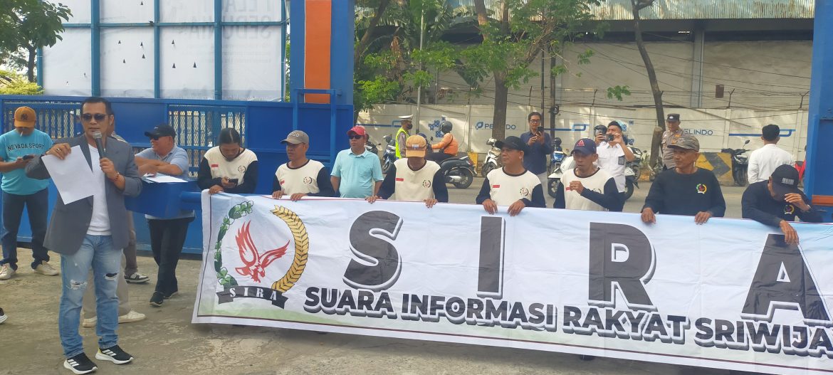 SIRA Menggelar Aksi Damai Didepan KSOP Menuntut Dugaan Pelanggaran Operasional Terminal Khusus PT.LKS