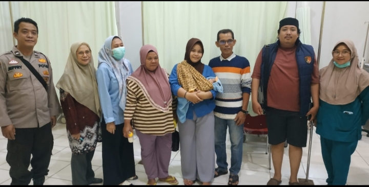 Respons Cepat Polres Banyuasin Selamatkan Bayi Perempuan yang Ditemukan Warga di Talang Ipuh