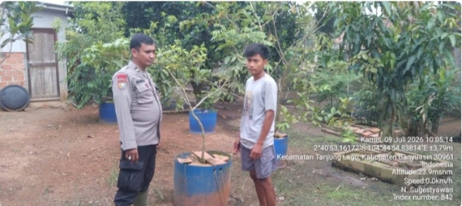 Bhabinkamtibmas Polsek Tanjung Lago Ajak Warga Desa Sumber Mekar Mukti Sukseskan Program Pekarangan Pangan Bergizi