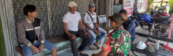 Babinsa Koramil 1608/Karangampel Perkuat Sinergi dengan Tokoh Pemuda dan Warga, Dorong Ketahanan Pangan serta Kondusifitas Wilayah