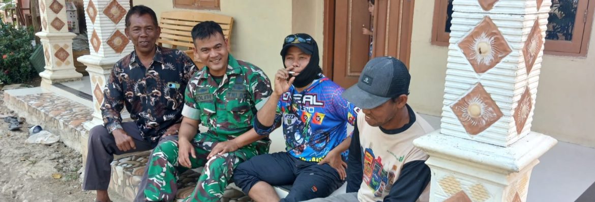 Komsos Babinsa Koramil 1605/Sukagumiwang Pererat Silaturahmi dan Tingkatkan Kepedulian Warga Desa Gedangan
