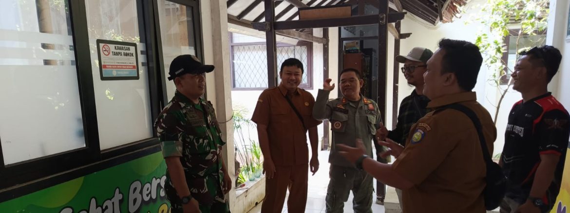 Komsos Babinsa Koramil 1601/Indramayu Pererat Silaturahmi dan Ajak Warga Jaga Kondusivitas Wilayah