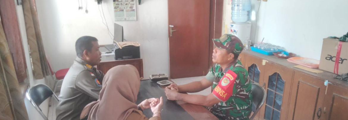 Komsos Anggota Koramil 1601/Indramayu Bersama Pegawai Kelurahan Karangmalang