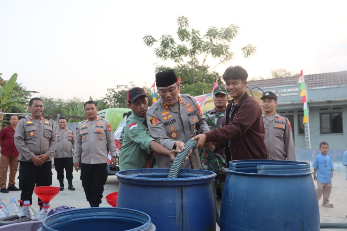 Gandeng PAM Tirta Kamuning, Polres Kuningan Salurkan Bantuan Air Bersih ke Desa Pakembangan