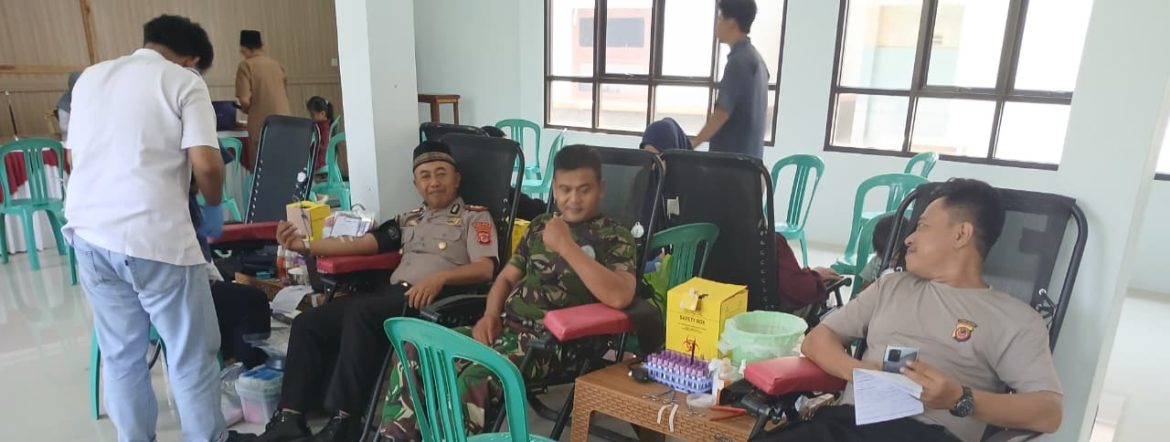 Sambut HUT Kemerdekaan RI Ke-81, Anggota Koramil 1605/Sukagumiwang Ikuti Donor Darah