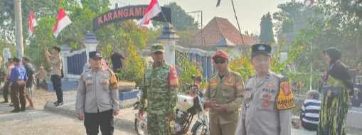 Koramil 1608 Karangampel Amankan Karnaval HUT Pramuka ke-65 di Ikuti Ratusan Pelajar