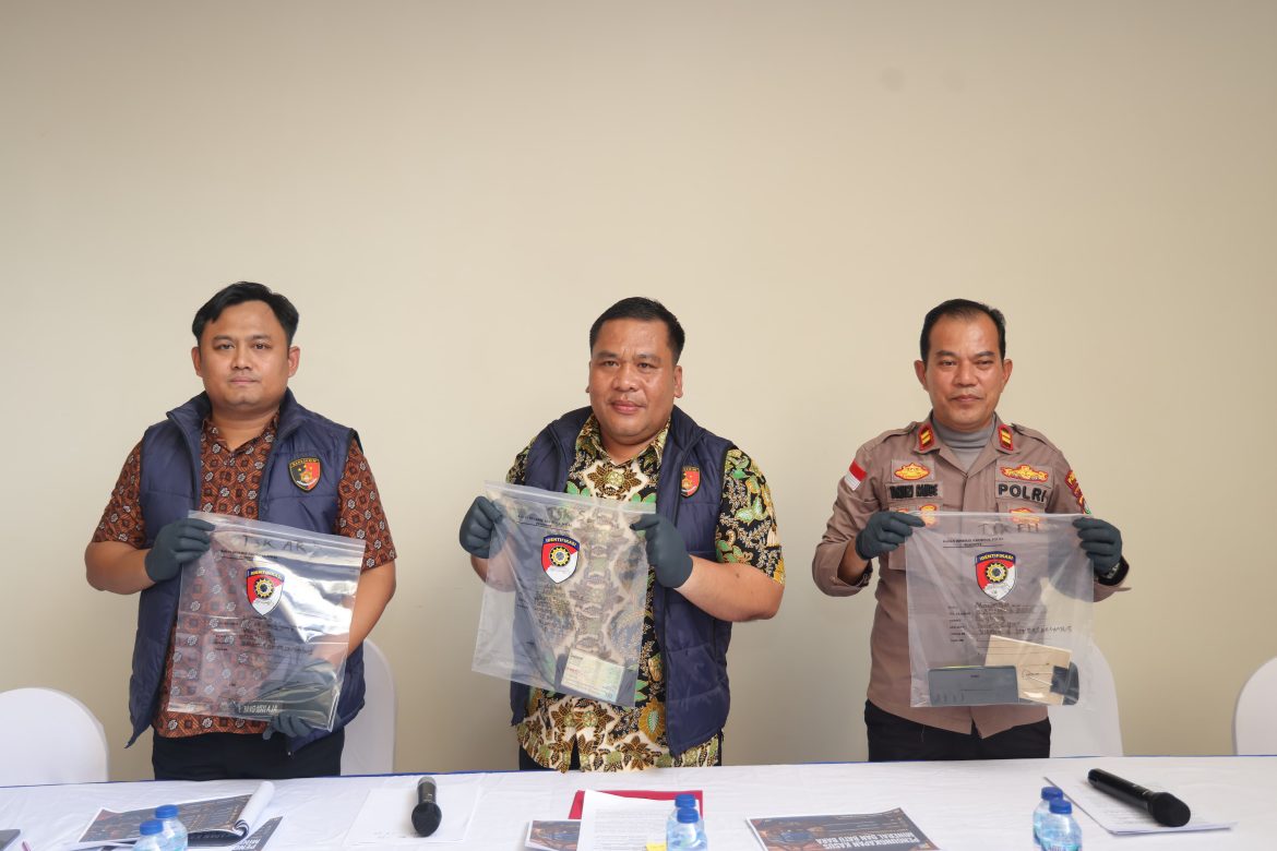 DITRESKRIMSUS POLDA KEPRI UNGKAP KASUS PERTAMBANGAN PASIR ILEGAL, TIGA TERSANGKA BERHASIL DIAMANKAN