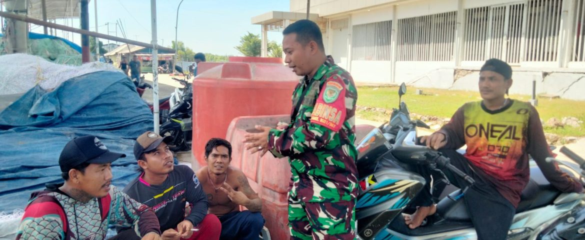 Komsos Babinsa Koramil 1601/Indramayu Bersama Nelayan di Wilayah Binaan Desa Karangsong