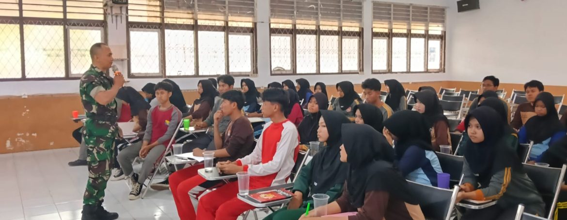 Koramil 1601/Indramayu Bekali Siswa SMKN 1 Balongan Materi Kepemimpinan dan PBB dalam LDKS