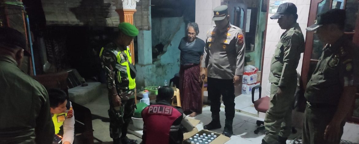 Koramil 1609 Juntinyuat Gelar Apel Malam Gabungan Tiga Pilar, Lanjut Patroli dan Razia Miras