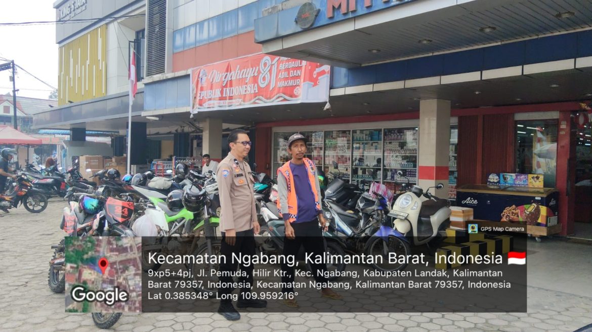 Patroli Humanis Polsek Ngabang: Polisi Sapa Juru Parkir, Ajak Bersama Cegah Curanmor